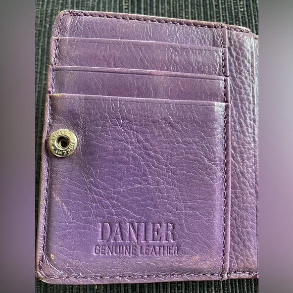 Danier wallet - Picture 4 of 5